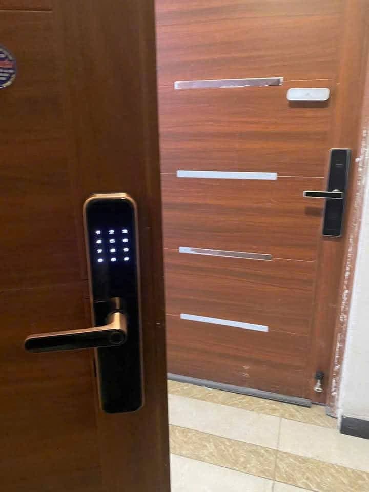 Khóa cửa điện tử chung cư