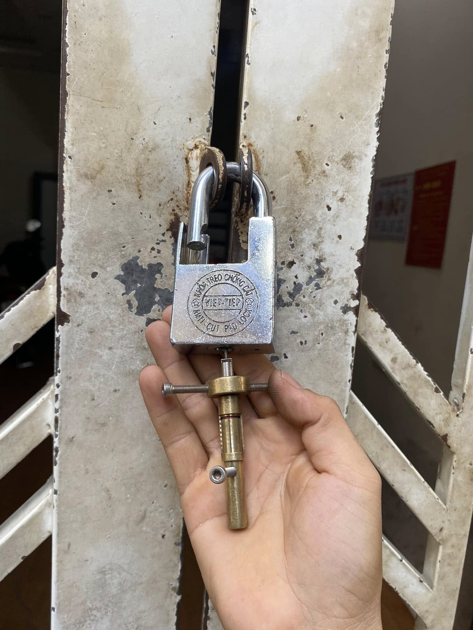 Khóa nhà trống cắt Việt Tiệp