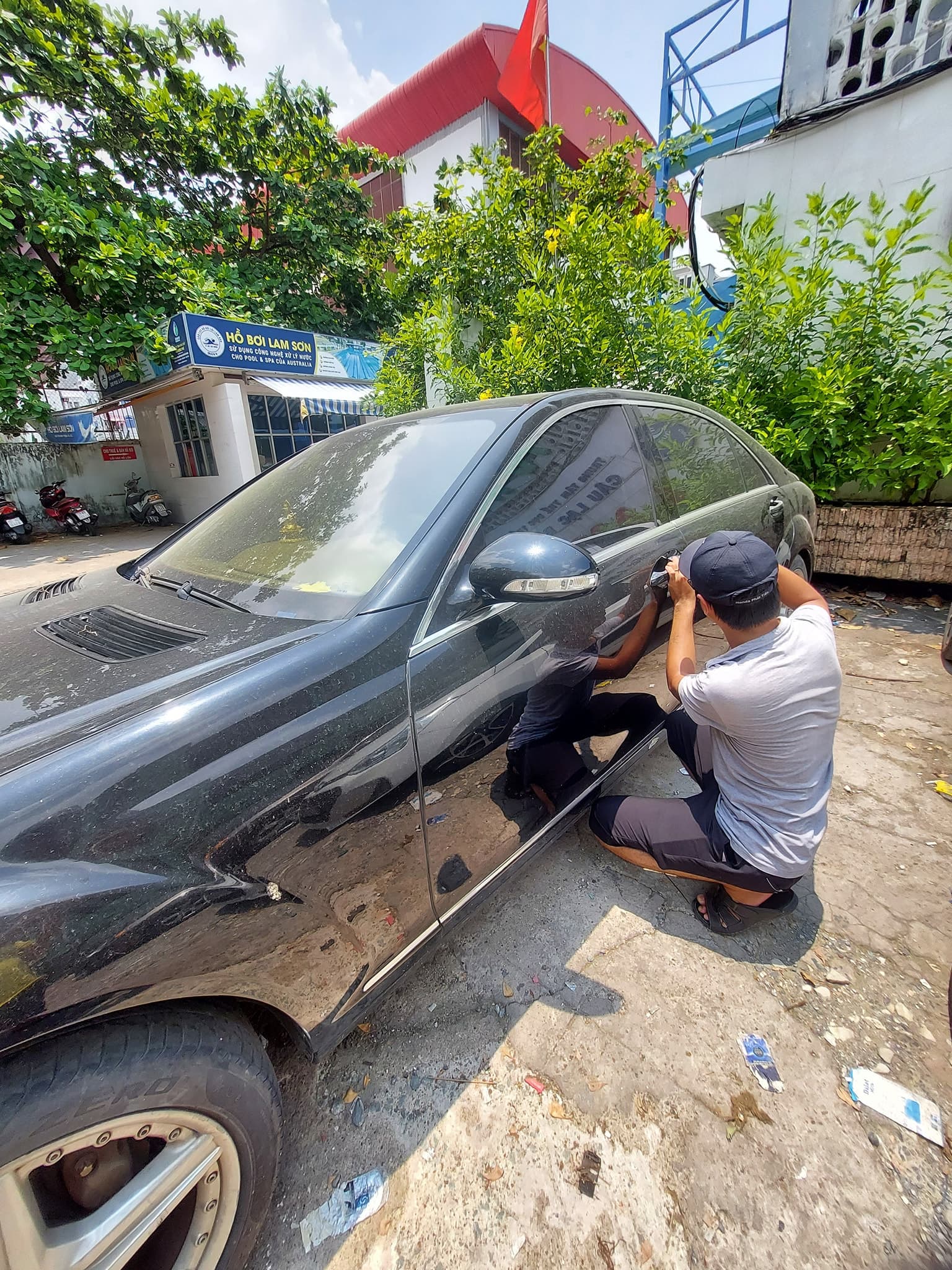Quá trình mở khóa xe ô tô